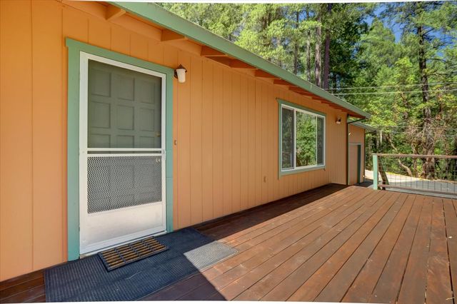 11782 Brunswick Pines Rd, Grass Valley, CA 95945