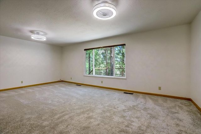 11782 Brunswick Pines Rd, Grass Valley, CA 95945