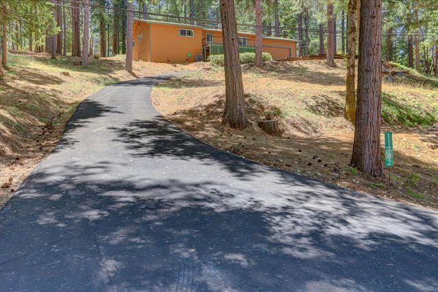 11782 Brunswick Pines Rd, Grass Valley, CA 95945