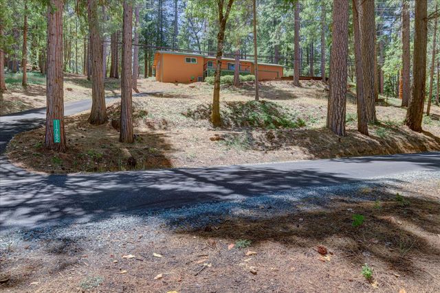 11782 Brunswick Pines Rd, Grass Valley, CA 95945