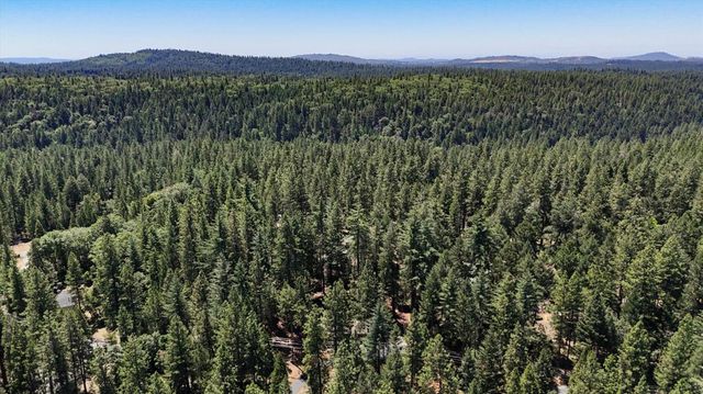 11782 Brunswick Pines Rd, Grass Valley, CA 95945
