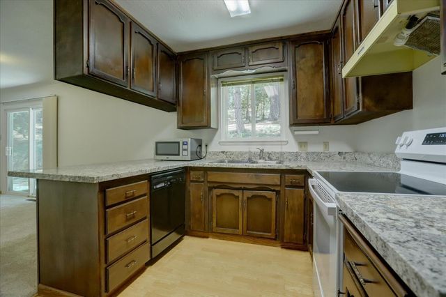 11782 Brunswick Pines Rd, Grass Valley, CA 95945