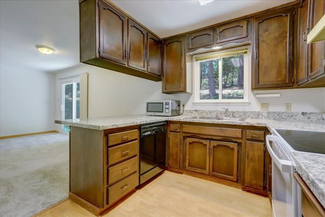 11782 Brunswick Pines Rd, Grass Valley, CA 95945