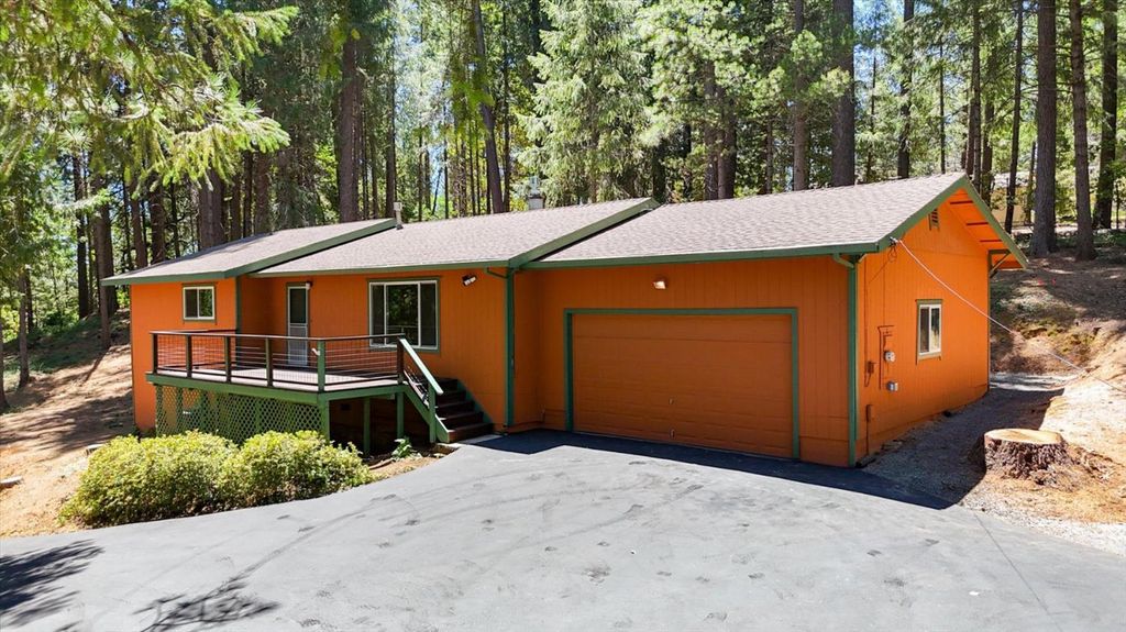 11782 Brunswick Pines Rd, Grass Valley, CA 95945