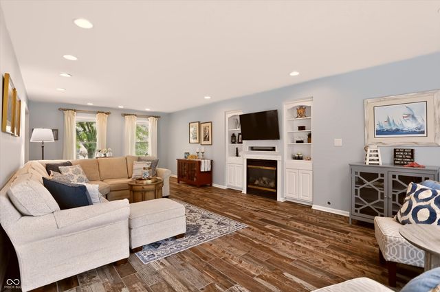 1555 Connemara Road, Indianapolis, IN 46217