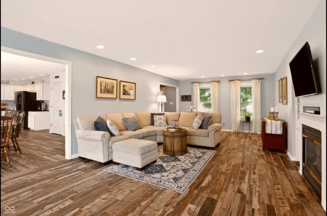 1555 Connemara Road, Indianapolis, IN 46217