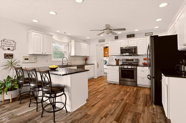 1555 Connemara Road, Indianapolis, IN 46217