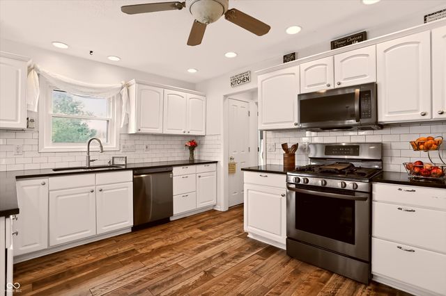 1555 Connemara Road, Indianapolis, IN 46217