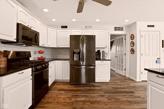 1555 Connemara Road, Indianapolis, IN 46217