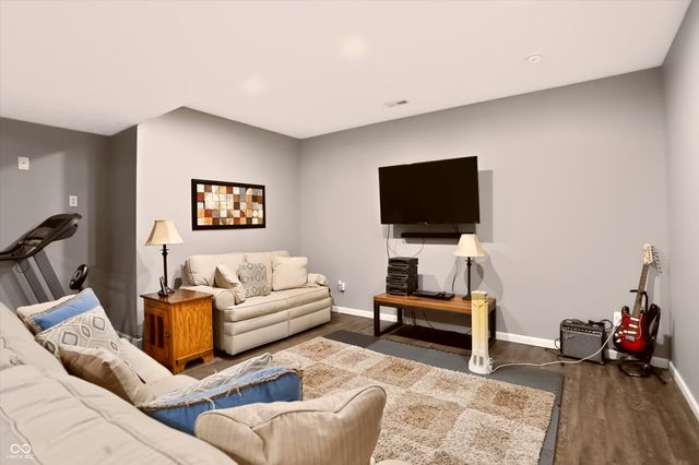 1555 Connemara Road, Indianapolis, IN 46217