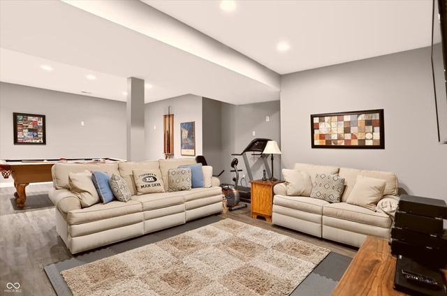 1555 Connemara Road, Indianapolis, IN 46217
