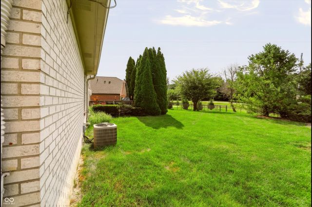 1555 Connemara Road, Indianapolis, IN 46217
