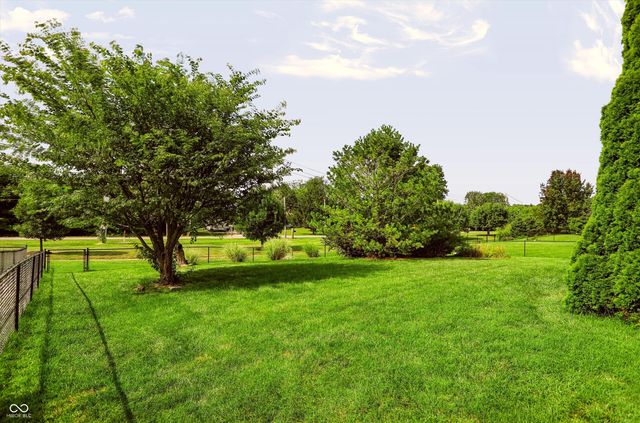 1555 Connemara Road, Indianapolis, IN 46217