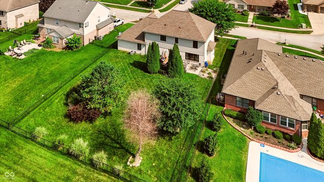 1555 Connemara Road, Indianapolis, IN 46217