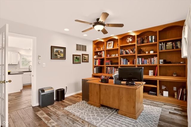 1555 Connemara Road, Indianapolis, IN 46217