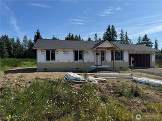 227 W Martin Place, Elma, WA 98541