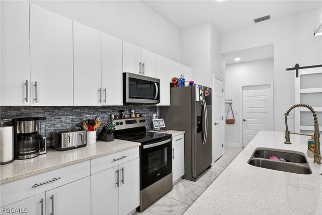 1137 NE 4th AVE, Cape Coral, FL 33909