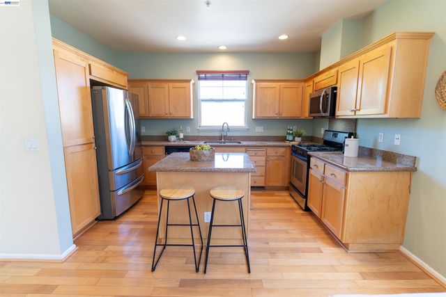 742 N 6th St, San Jose, CA 95112