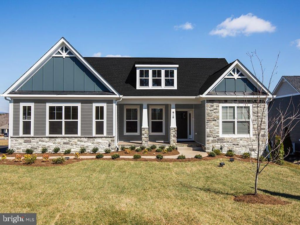 2206 KAREN TER, Fredericksburg, VA 22405