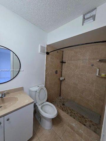 8635 NW 8th Street 423, Miami, FL 33126