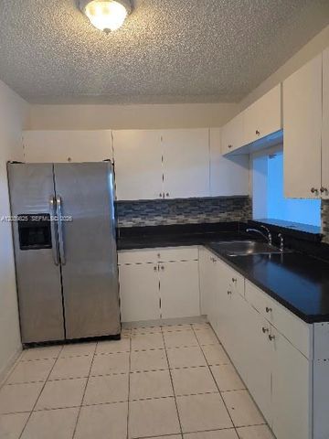 8635 NW 8th Street 423, Miami, FL 33126