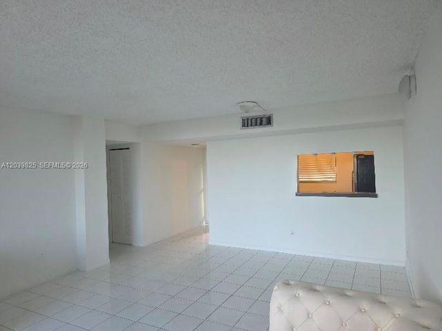 8635 NW 8th Street 423, Miami, FL 33126