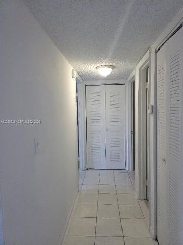 8635 NW 8th Street 423, Miami, FL 33126