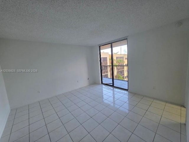8635 NW 8th Street 423, Miami, FL 33126