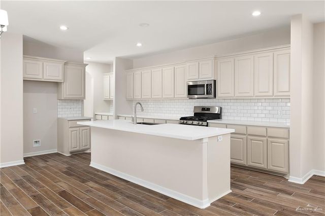 4000 N Sorghum Circle, Edinburg, TX 78542