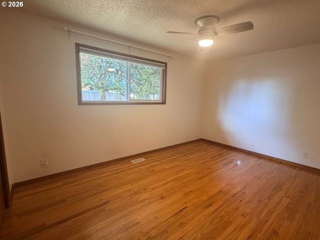 2188 Se PINE St, Hillsboro, OR 97123