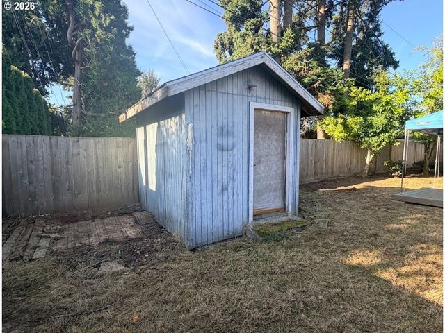 2188 Se PINE St, Hillsboro, OR 97123
