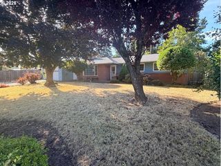 2188 Se PINE St, Hillsboro, OR 97123