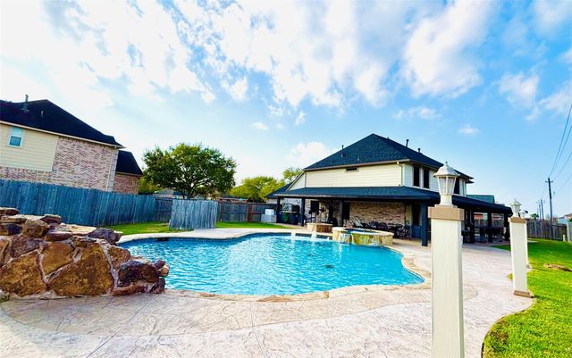 3811 Trent Cove Ln, Pearland, TX 77584
