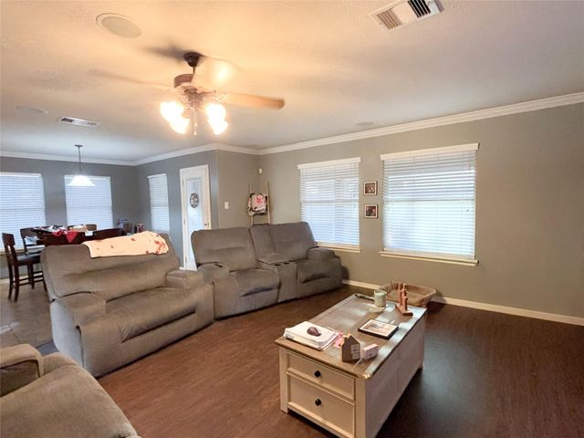 3811 Trent Cove Ln, Pearland, TX 77584