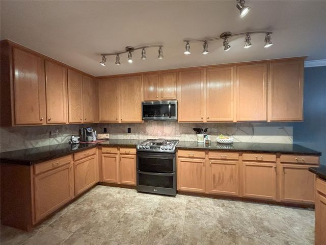 3811 Trent Cove Ln, Pearland, TX 77584