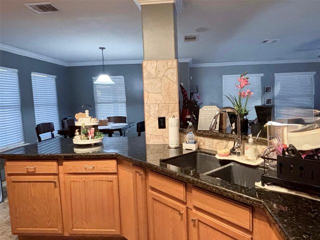 3811 Trent Cove Ln, Pearland, TX 77584