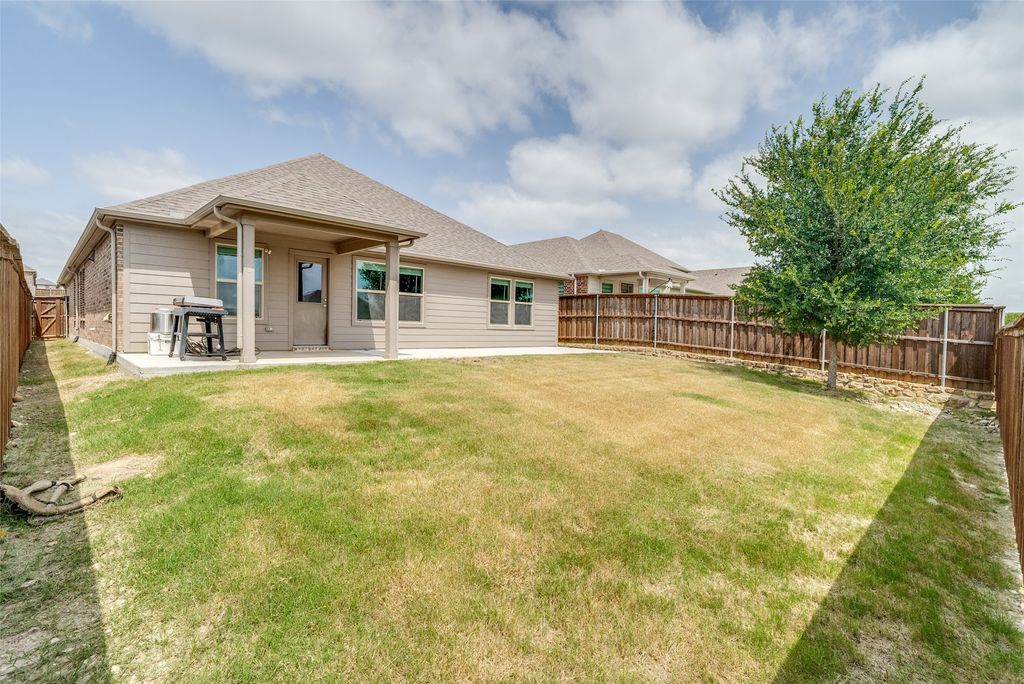 5573 Cypress Willow Bend, Fort Worth, TX 76126 — photo 2
