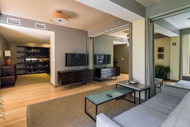 1150 J Street 811, San Diego, CA 92101