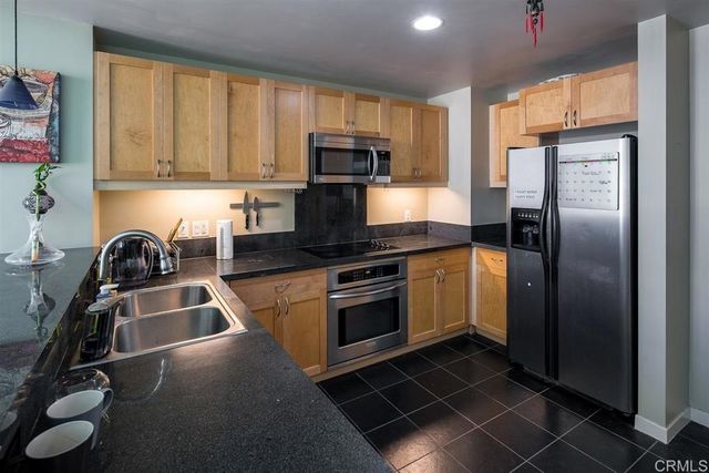 1150 J Street 811, San Diego, CA 92101