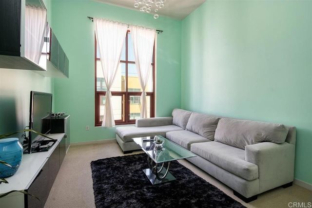 1150 J Street 811, San Diego, CA 92101