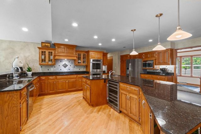 W318N1050 Huckleberry WAY, Delafield, WI 53018