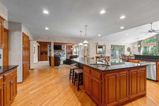 W318N1050 Huckleberry WAY, Delafield, WI 53018