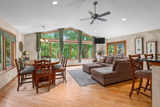 W318N1050 Huckleberry WAY, Delafield, WI 53018