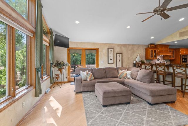W318N1050 Huckleberry WAY, Delafield, WI 53018