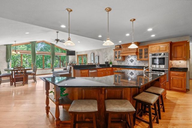 W318N1050 Huckleberry WAY, Delafield, WI 53018