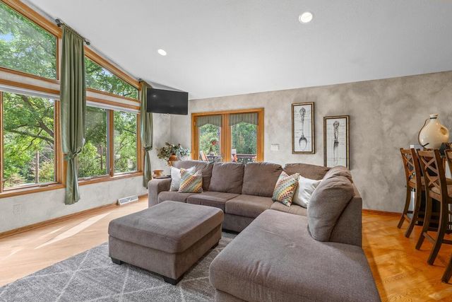 W318N1050 Huckleberry WAY, Delafield, WI 53018