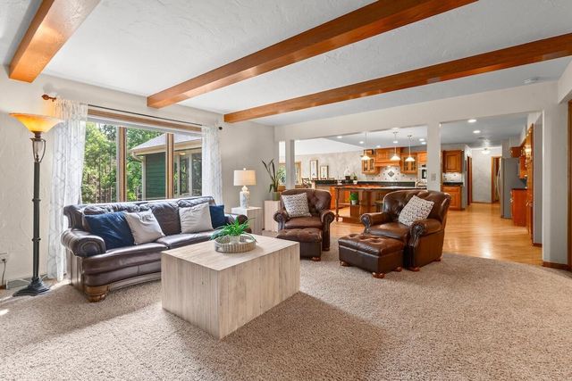 W318N1050 Huckleberry WAY, Delafield, WI 53018