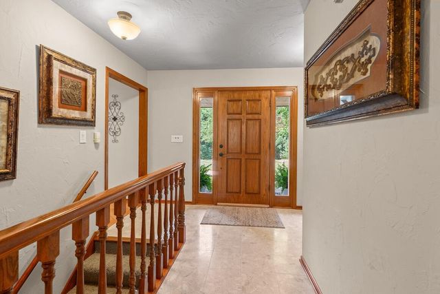 W318N1050 Huckleberry WAY, Delafield, WI 53018
