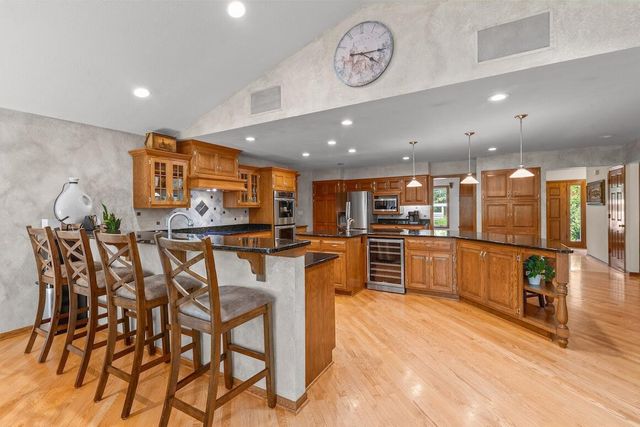 W318N1050 Huckleberry WAY, Delafield, WI 53018