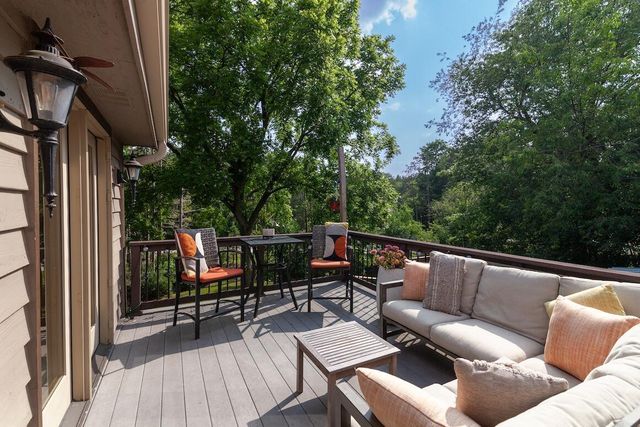 W318N1050 Huckleberry WAY, Delafield, WI 53018
